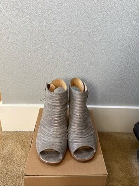 Paul Green Metallic Peep-Toe Ankle Booties in Silver